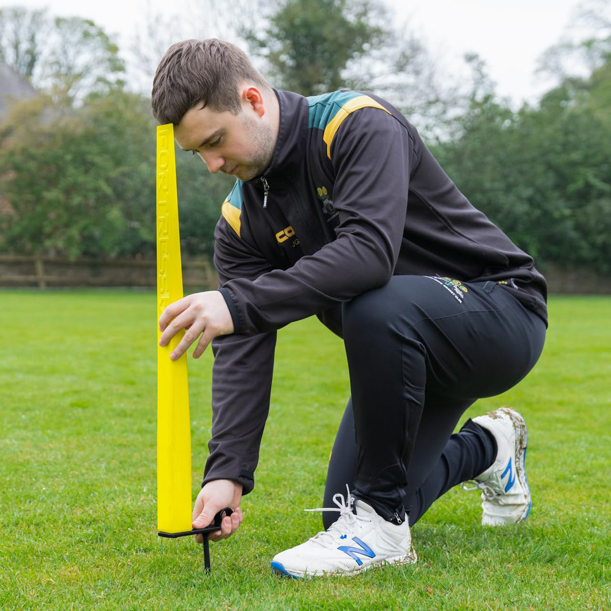 FORTRESS Flexi Cricket Stumps [Multi Pack with Base] | Cricket Training Equipment | Suitable for Bowling & Fielding Drills